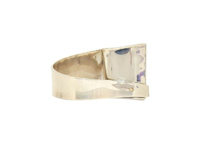 Lot 108 - An Elizabeth II Silver Napkin-Ring, by Howard...