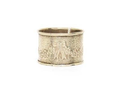 Lot 24 - A George V Silver Napkin-Ring, by Keswick...