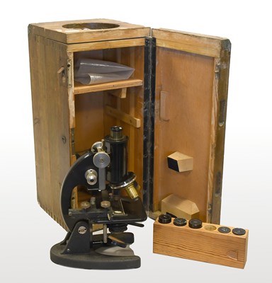 Lot 112 - Zeiss Winkel Microscope