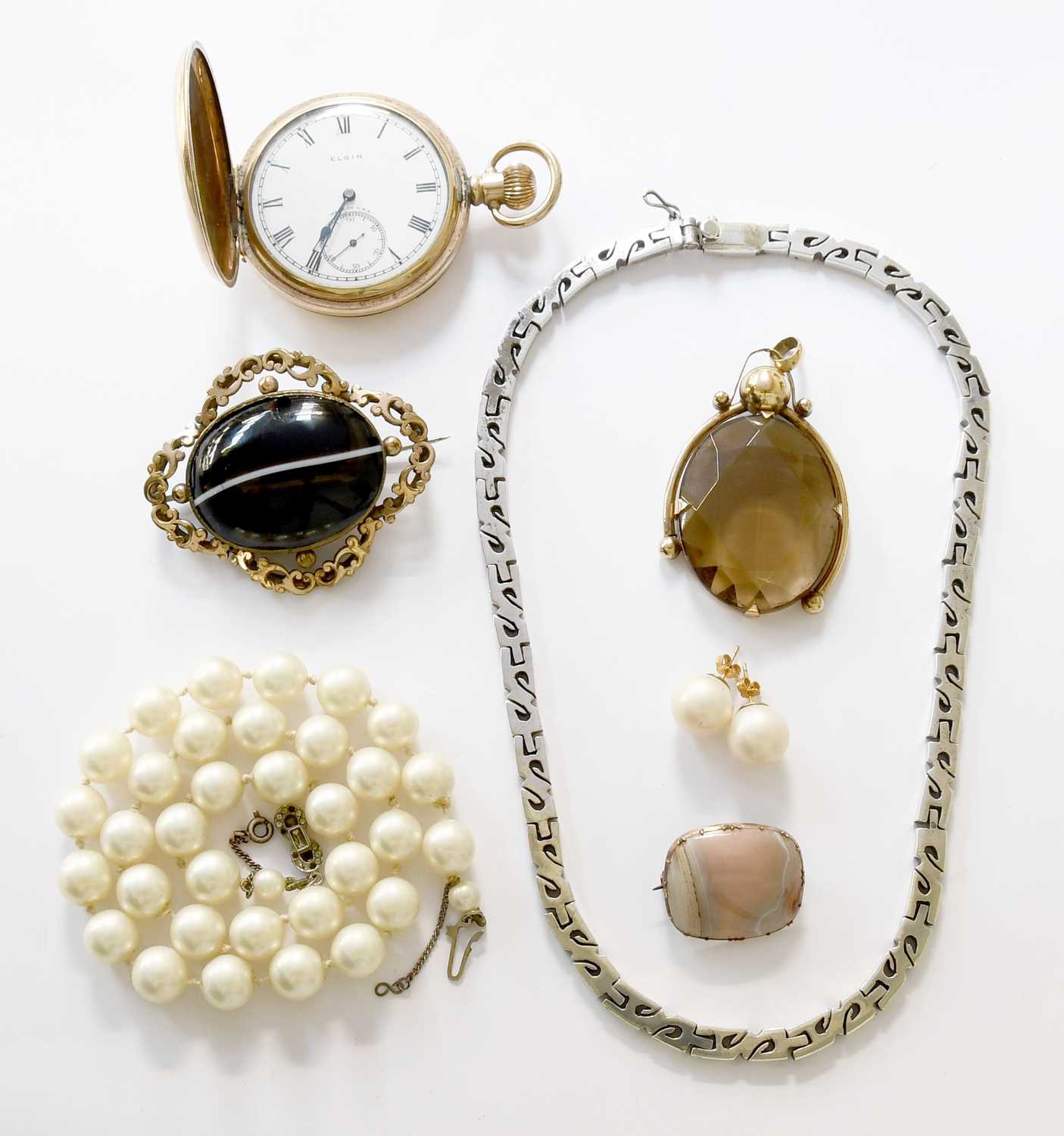 Lot 92 - A Quantity of Jewellery, comprising of a...