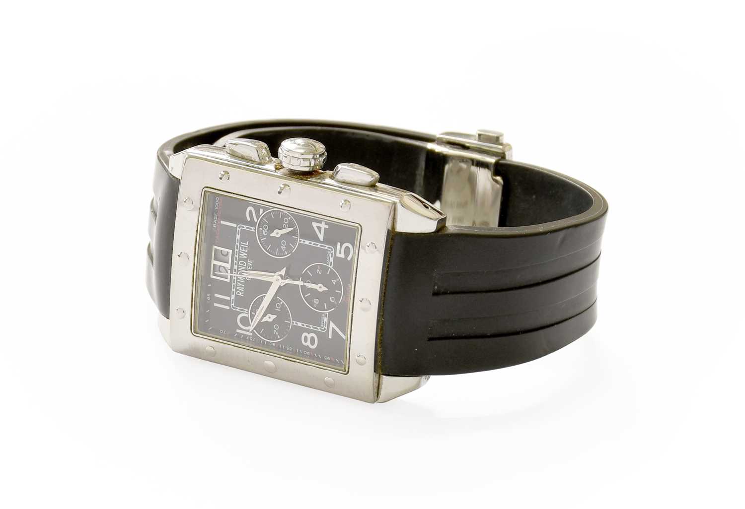 Lot 94 - A Raymond Weil Chronograph Calender Quartz...