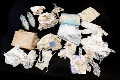 Lot 2067 - Mainly Early 20th Century Lace comprising...