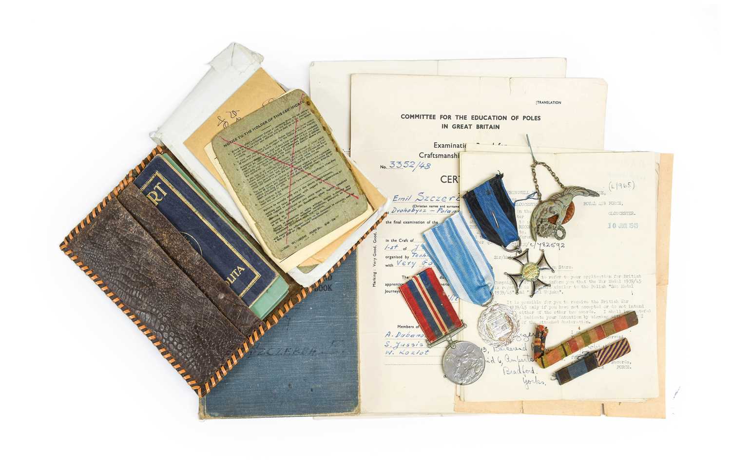 Lot 20 - A Second World War Polish Air Force Group of...