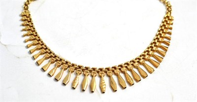 Lot 104 - A 9ct gold fringe necklace