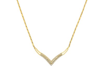 Lot 2212 - An 18 Carat Gold Diamond Necklace the central...