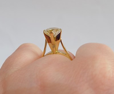 Lot 2234 - An 18 Carat Gold Diamond Solitaire Ring the...