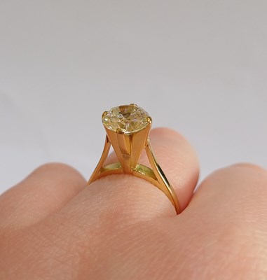 Lot 2234 - An 18 Carat Gold Diamond Solitaire Ring the...