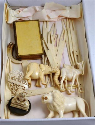 Lot 224 - Assorted carved ivory pieces, pre-1946