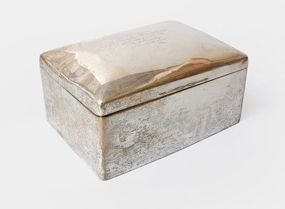 Lot 133 - A George V Silver Cigar-Box, by A. and J....