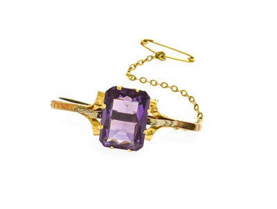 Lot 457 - A 9 Carat Gold Synthetic Sapphire Brooch, the...