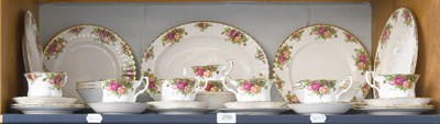 Lot 259 - A Royal Albert Old Country Roses Dinner...