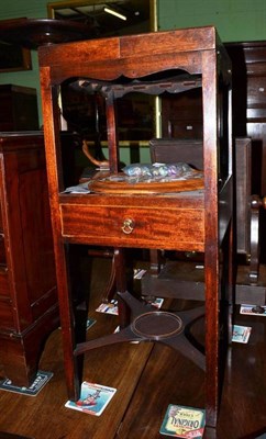 Lot 433 - A Georgian mahogany washstand and solitaire board with marbles