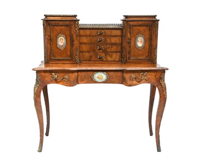 Lot 539 - A Victorian Figured Walnut Crossbanded and...