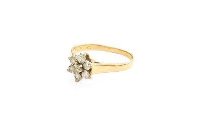 Lot 386 - An 18 Carat Gold Diamond Cluster Ring, the...