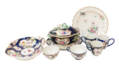 Lot 28 - A Worcester Porcelain Tureen, Cover and a...