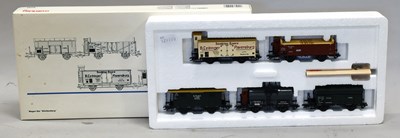 Lot 3260 - Marklin HO Gauge Wagon/Coach Sets