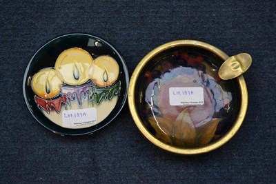 Lot 189A - A Moorcroft Pomegranate pattern ashtray and a modern Moorcroft ashtray (2nd quality)