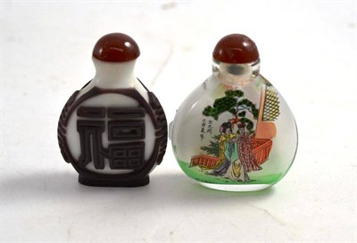Lot 82 - Two Chinese snuff bottles, 20th century