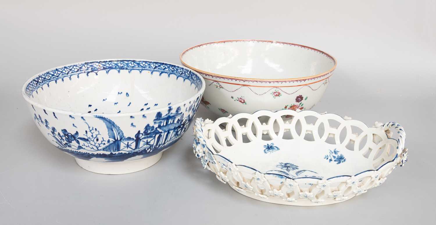 Lot 253 - An 18th Century Chinese Export Porcelain Bowl,...