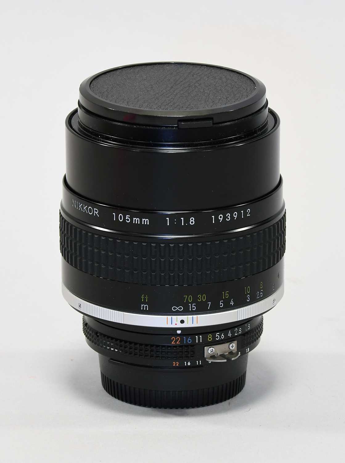 Lot 220 - Nikkor f1.8 105mm Lens