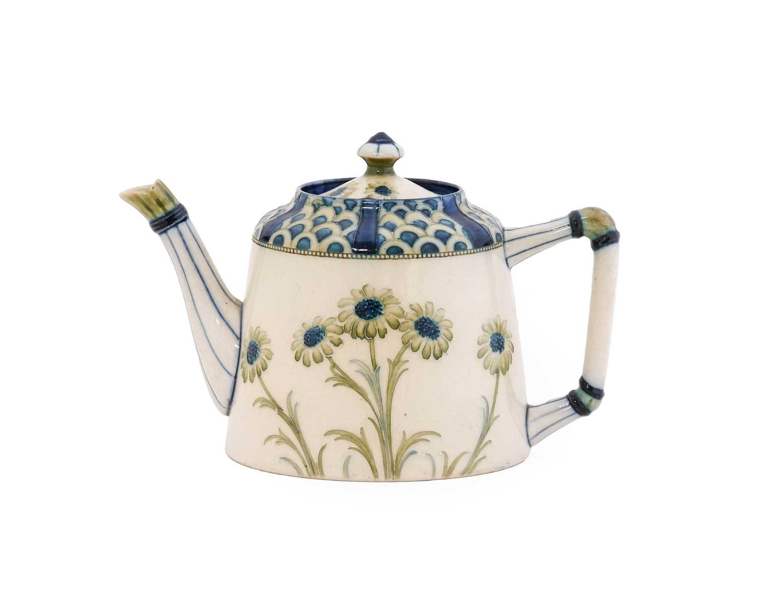 Lot 22 - A Moorcroft Macintyre Dura Ware Daisy Pattern...