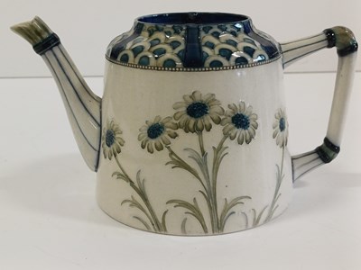 Lot 22 - A Moorcroft Macintyre Dura Ware Daisy Pattern...