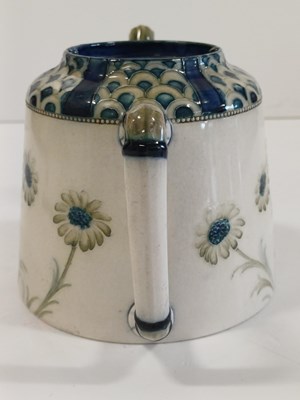 Lot 22 - A Moorcroft Macintyre Dura Ware Daisy Pattern...