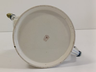 Lot 22 - A Moorcroft Macintyre Dura Ware Daisy Pattern...