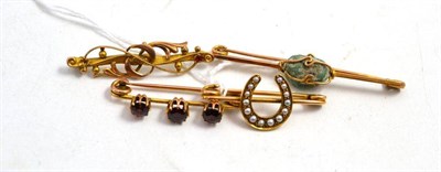 Lot 216 - A seed pearl horseshoe brooch and three other brooches (some a.f.)