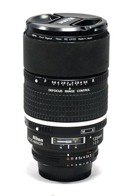 Lot 216 - Nikkor AF DC f2D 135mm Lens