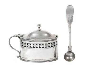 Lot 2009 - A George III Silver Mustard-Pot