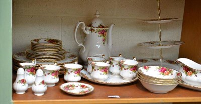 Lot 314 - Royal Albert ";Old Country Roses"; tea/dinner wares