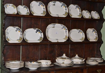 Lot 436 - An Enoch Wedgwood earthenware dinner service