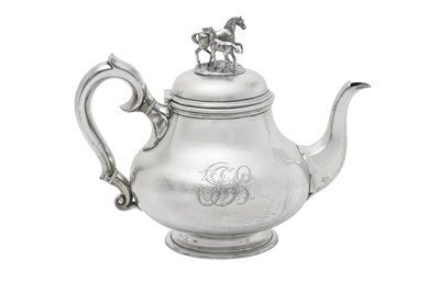 Lot 2162 - A Victorian Silver Teapot