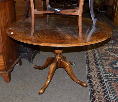 Lot 540 - Titchmarsh and Goodwin reproduction oak circular dining table