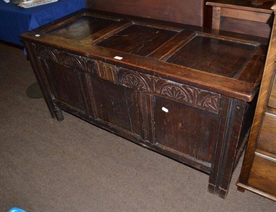 Lot 558 - Oak coffer