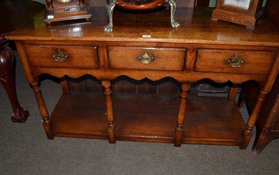 Lot 560 - Titchmarsh and Goodwin reproduction oak dresser