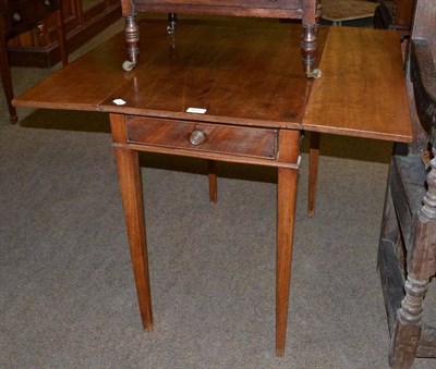 Lot 601 - Mahogany Pembroke drop leaf table