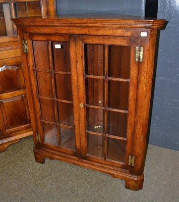 Lot 623 - Titchmarsh and Goodwin reproduction corner cabinet