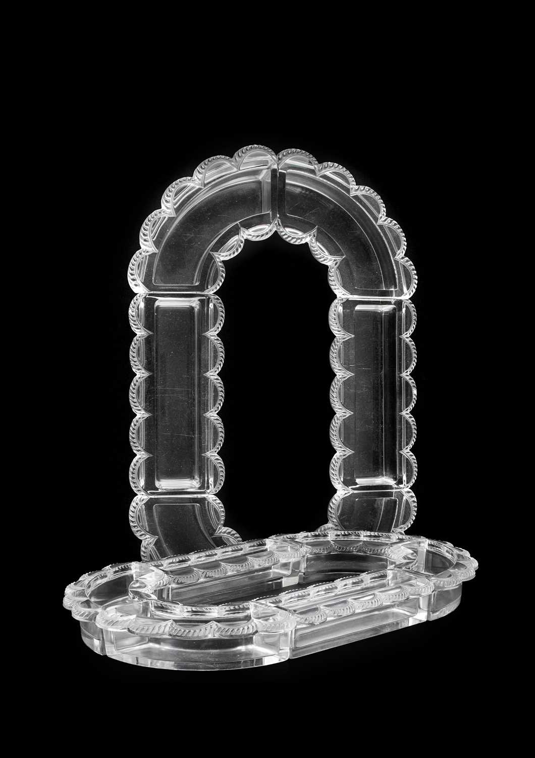 Lot 580 - A Lalique Clear and Frosted Glass Festons...