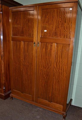 Lot 628 - 20th century mahogany double door wardrobe