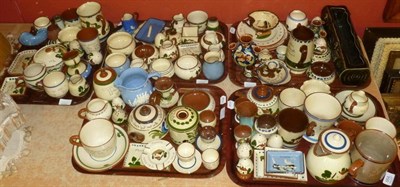 Lot 664 - Five trays of Torquay ware