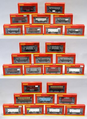Lot 3233 - Hornby (China) OO Gauge Wagons