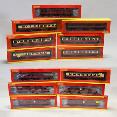 Lot 3207 - Hornby (China) OO Gauge BR(E) Coaches