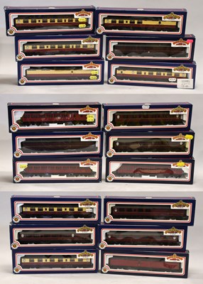 Lot 3181 - Bachmann OO Gauge BR Coaches
