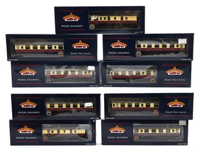 Lot 3180 - Bachmann OO Gauge BR Coaches
