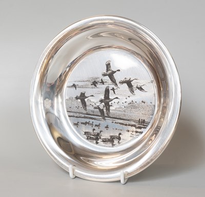 Lot 77 - An Elizabeth II Silver Christmas Plate, by...