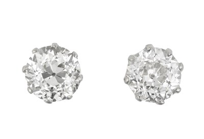 Lot 2005 - A Pair of Diamond Solitaire Earrings the old...