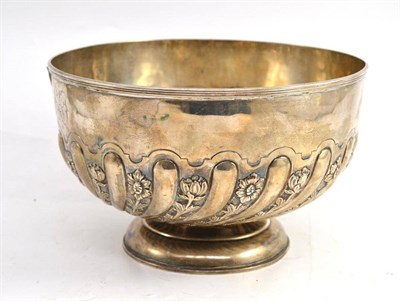 Lot 10 - A silver rose bowl, Walker & Hall, London 1896