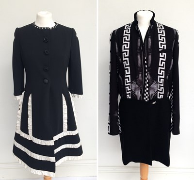 Lot 1015 - Versace Versus Black Long-line Jacket printed...